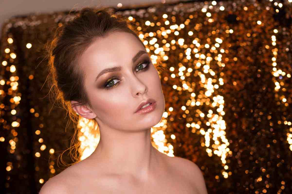 Donna truccata e pelle